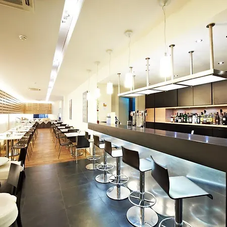 De La Couronne Hotel 3*