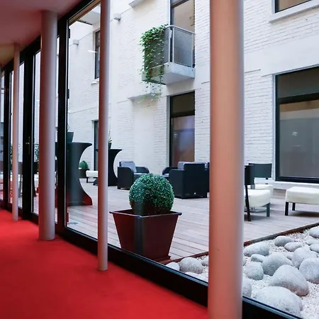 Otel De La Couronne 3*