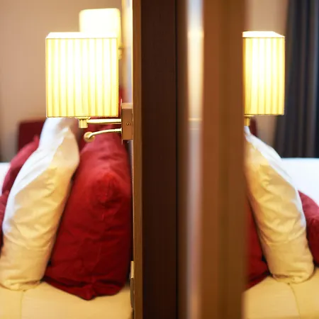 Hotel De La Couronne 3*