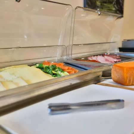 فندق De La Couronne