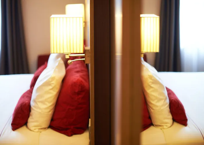 Hotel De La Couronne 3*